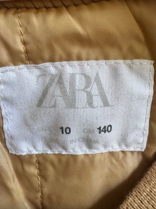 Chaqueta Zara estilo universitario