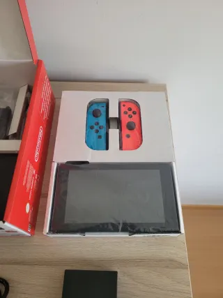 Nintendo Switch come nuova + Accessori