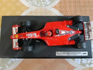 Ferrari F2002 Schumacher 1:18 Hot Wheels