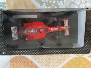 Ferrari F2002 Schumacher 1:18 Hot Wheels