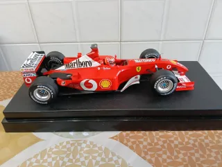 Ferrari F2002 Schumacher 1:18 Hot Wheels