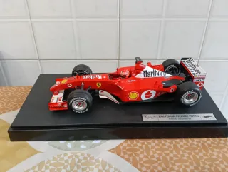 Ferrari F2002 Schumacher 1:18 Hot Wheels