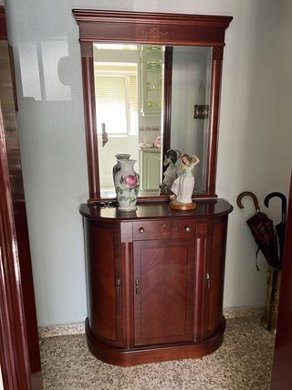 Mueble de entrada con espejo