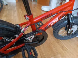 Bicicleta infantil roja