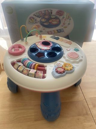 Mesa de actividades Petit Planet