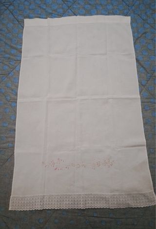 Tovagliette in tessuto bianco e rosa