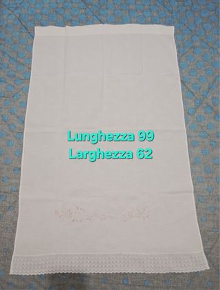 Tovagliette in tessuto bianco e rosa