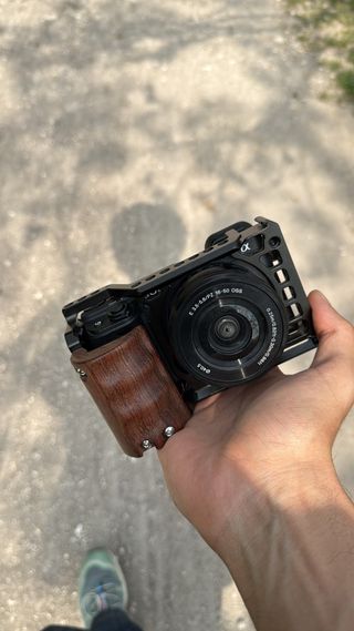 Sony A6400 + Obiettivo 16-50mm