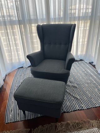 Sillón orejero y reposapiés Ikea gris