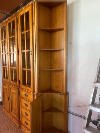 Mueble modular madera maciza con vitrina
