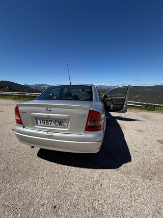 Opel Astra 2003