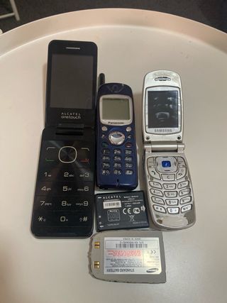 Lote 3 Móviles: Alcatel, Panasonic, Samsung