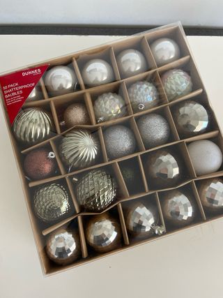 Confezione da 50 palline di Natale indistruttibili Dunnes Stores