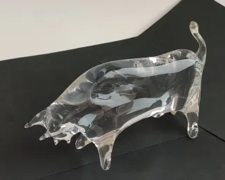 Figura di Toro picassiano in vetro soffiato