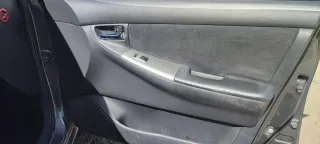 Guarnecido Puerta Trasera Toyota Corolla