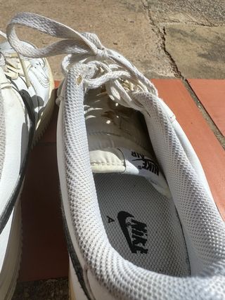 Zapatillas Nike Air Force Blancas y Negras