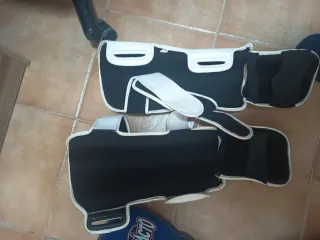 Guantes de boxeo impacto de cuero 14 oz
