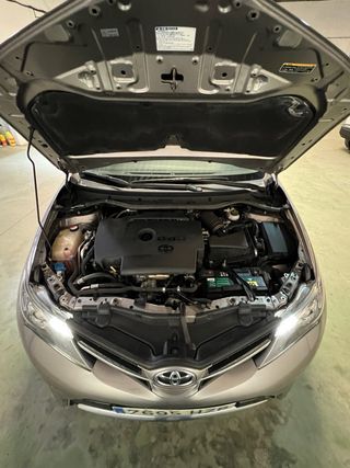 Toyota Auris 2014