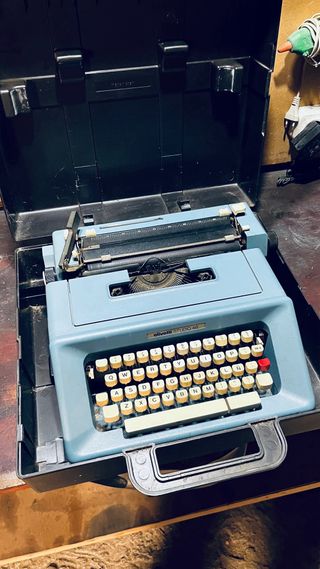 Máquina de escribir Olivetti Studio 46