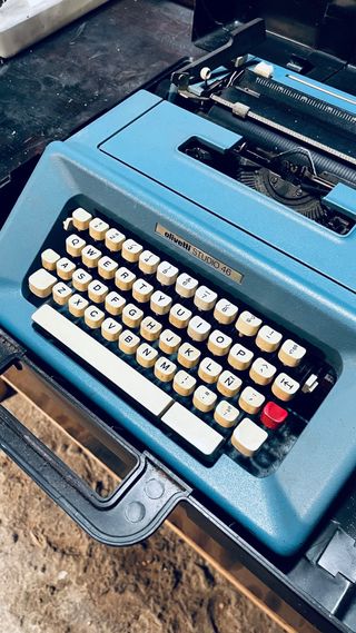 Máquina de escribir Olivetti Studio 46