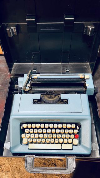 Máquina de escribir Olivetti Studio 46