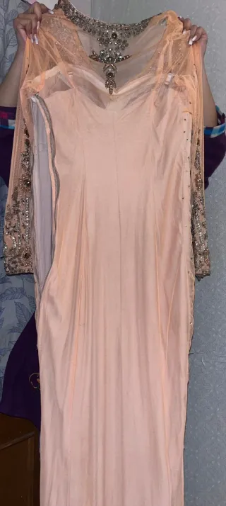 Vestido de fiesta pedrería dorado y rosa