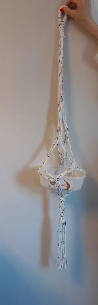 Macetero colgante tela y plástico