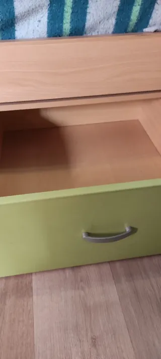 Cama nido con cajones y estantería