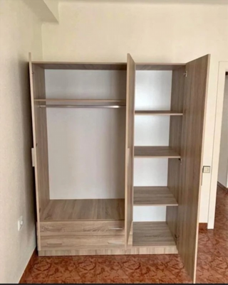 Ultimi armadi in offerta! Scopri la nostra selezione esclusiva di armadi, progettati per ottimizzare lo spazio e portare eleganza alla tua casa.