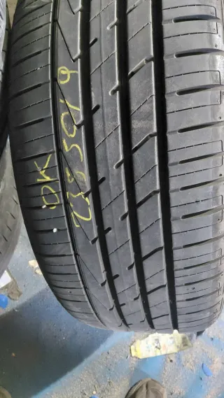 Neumático 235/50/19