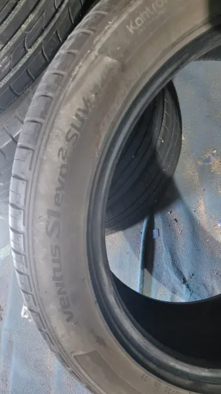 Neumático 235/50/19
