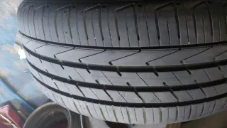 Neumático 235/50/19