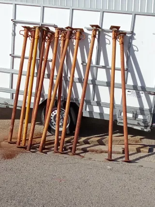 Puntales de obra 1(vendidos), 3mt(hay) 4(vendidos)