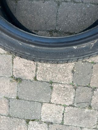 Neumático 205/40/17