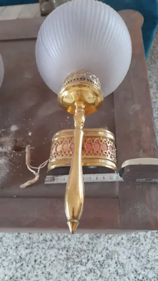 Par apliques antiguos dorados y rosas