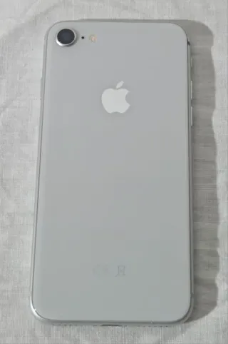 iPhone 8 64GB Plata - Batería 100% - Buen estado