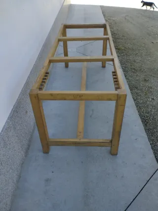 Estructura de madera para mesa