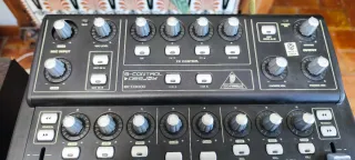 Controladora DJ Behringer BCD3000