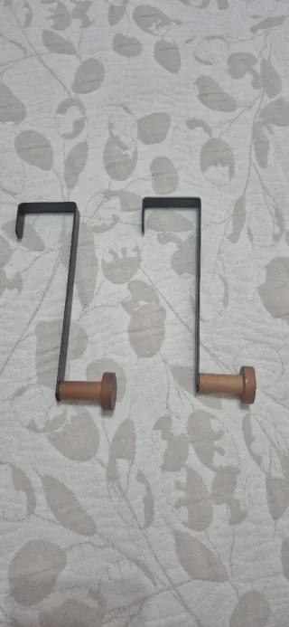 Colgadores metal madera