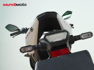 SUZUKI GSX-8R