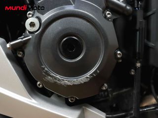SUZUKI GSX-8R