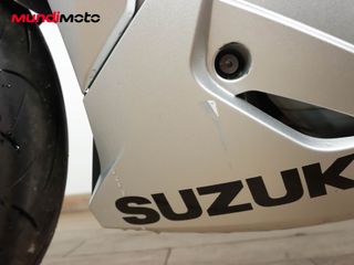 SUZUKI GSX-8R