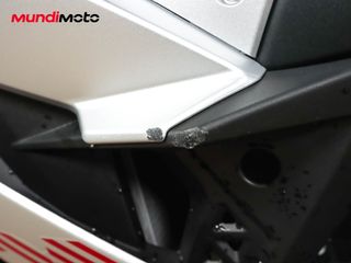 SUZUKI GSX-8R