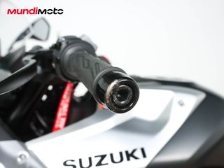 SUZUKI GSX-8R