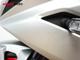SUZUKI GSX-8R