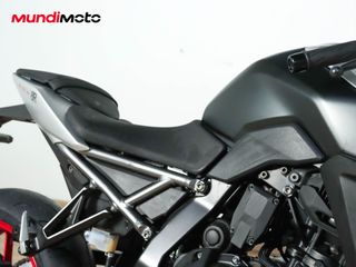 SUZUKI GSX-8R
