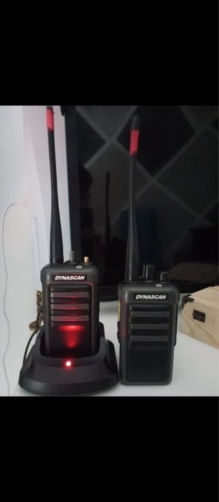 2 Walkie Talkies con Cargador