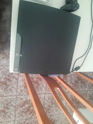 Consola PS3 + 2 Mandos + 2 Juegos