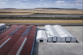 Carpas industriales sin obra ni licencia