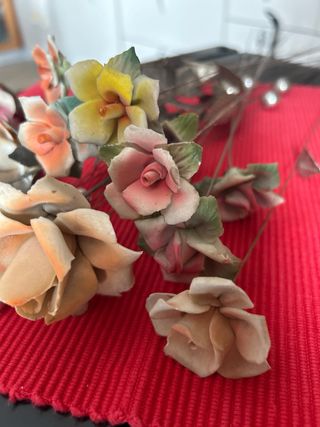 Fiori porcellana Capodimonte steli metallo